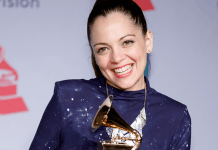Natalia Lafourcade arrasa en los Grammy Latinos