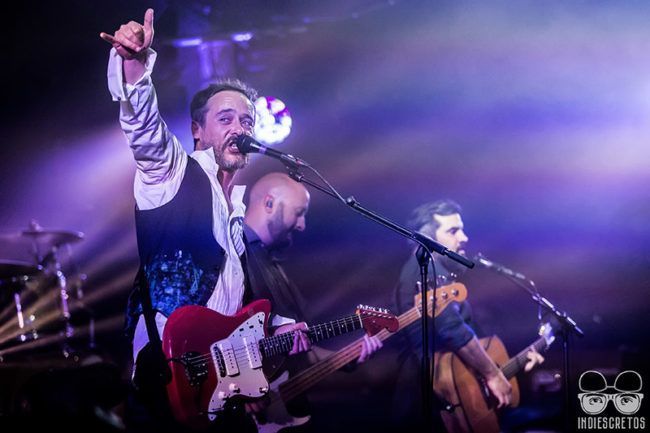 Love of Lesbian El Poeta Halley Cronica Barcelona Razzmatazz | Indiescretos Noticias Indie Español