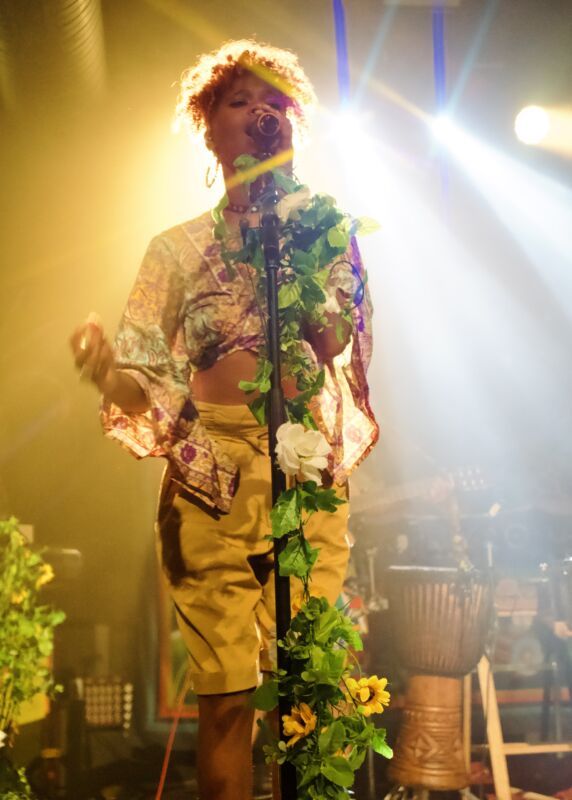 Crystal Fighters - Sala Custom (@crismolinagphoto)