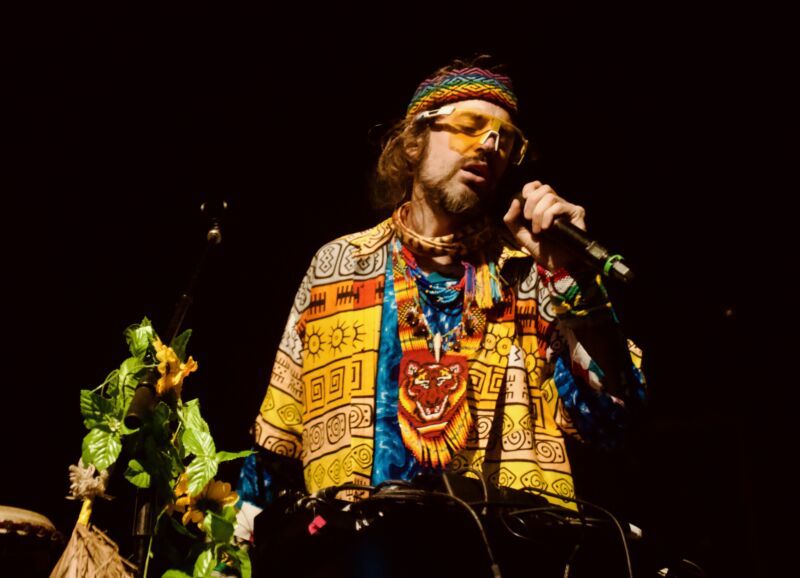 Crystal Fighters - Sala Custom (@crismolinagphoto)